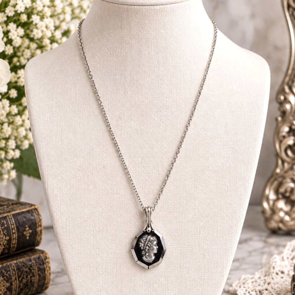Vintage Silver Tone Black Glass Cameo Pendant Necklace